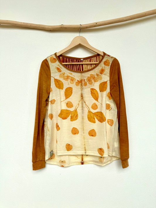 merino wool top naturally dyed and ec-printed with eucalyptus leaves by DOT 'N' POT