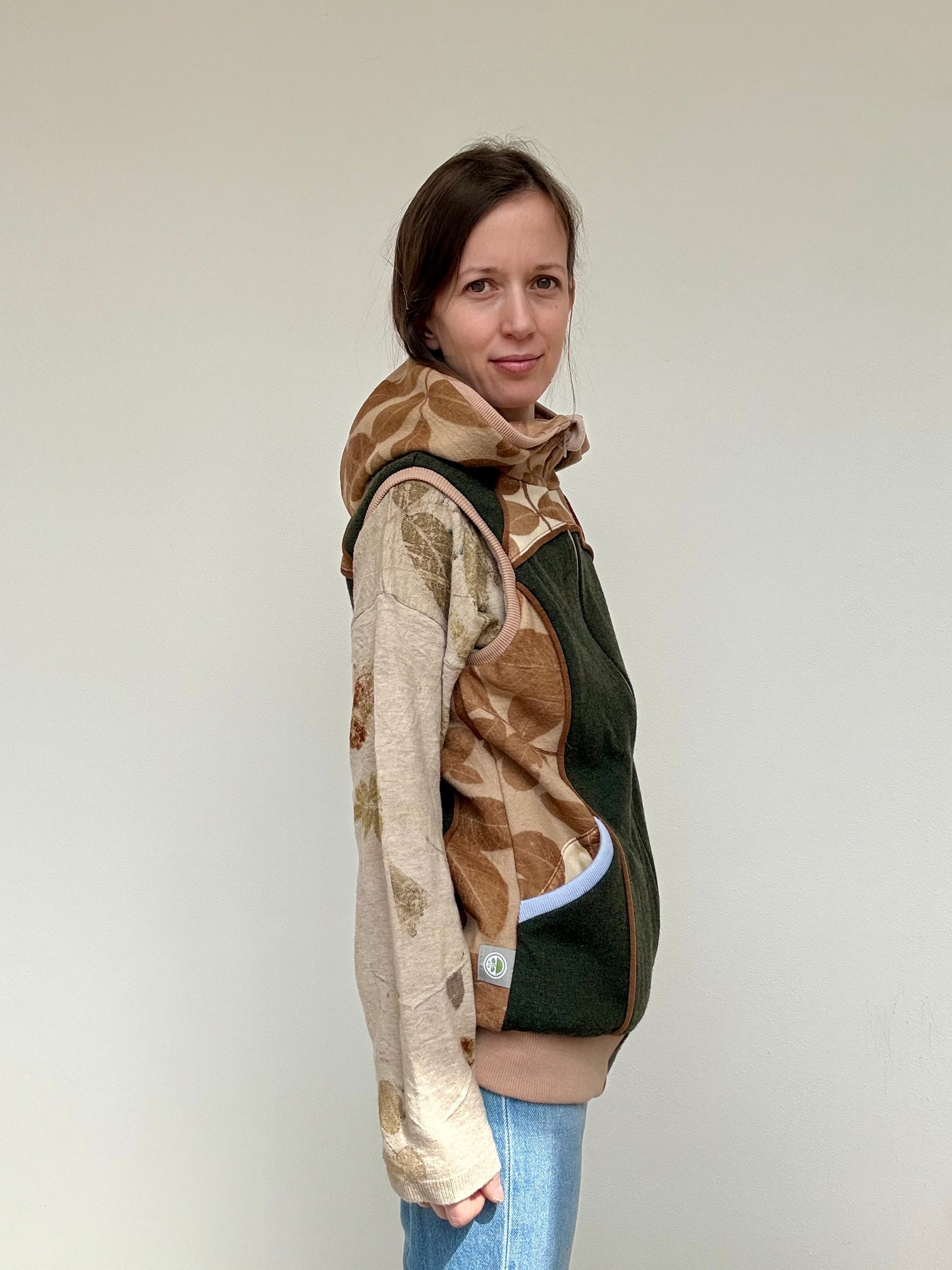 WOMEN'S NATURE VEST, 36