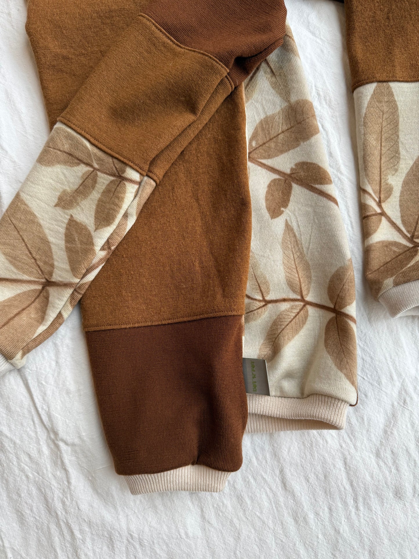 BROWN SLEEVE WALNUT, S/M