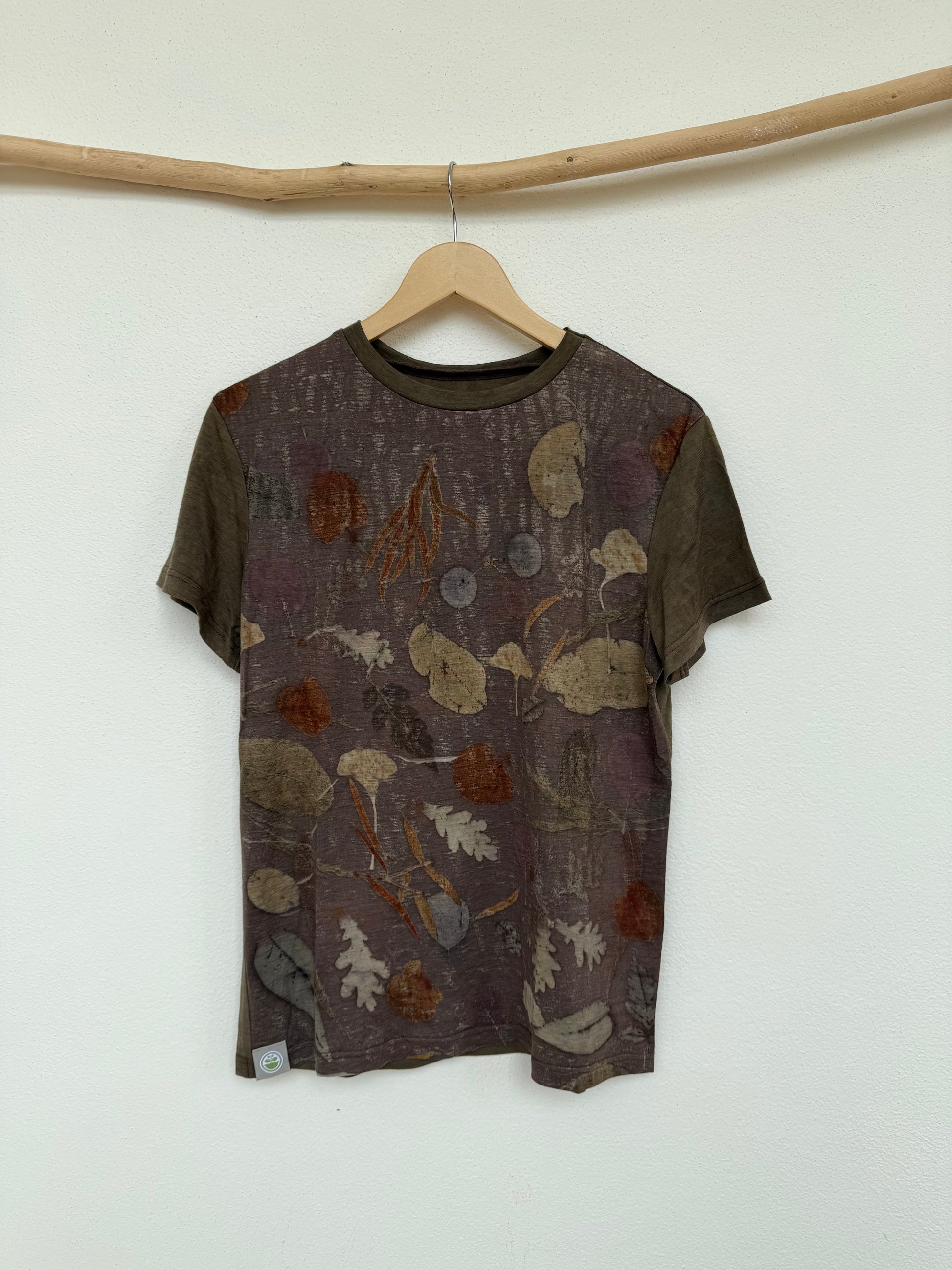 naturally dyed and eco-printed merino wool t-shirt with purple-gray colour and floral pattern by DOT 'N' POT