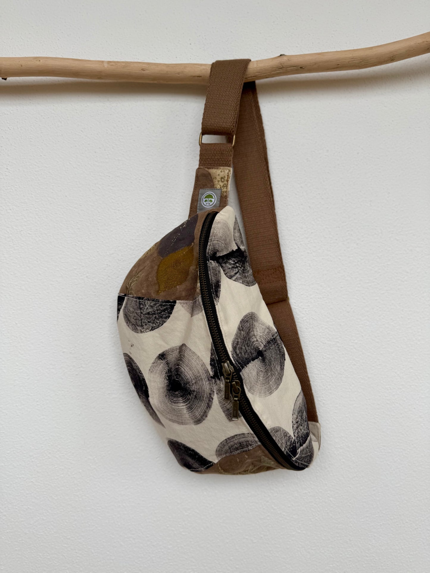 CROSSBODY_BAG III