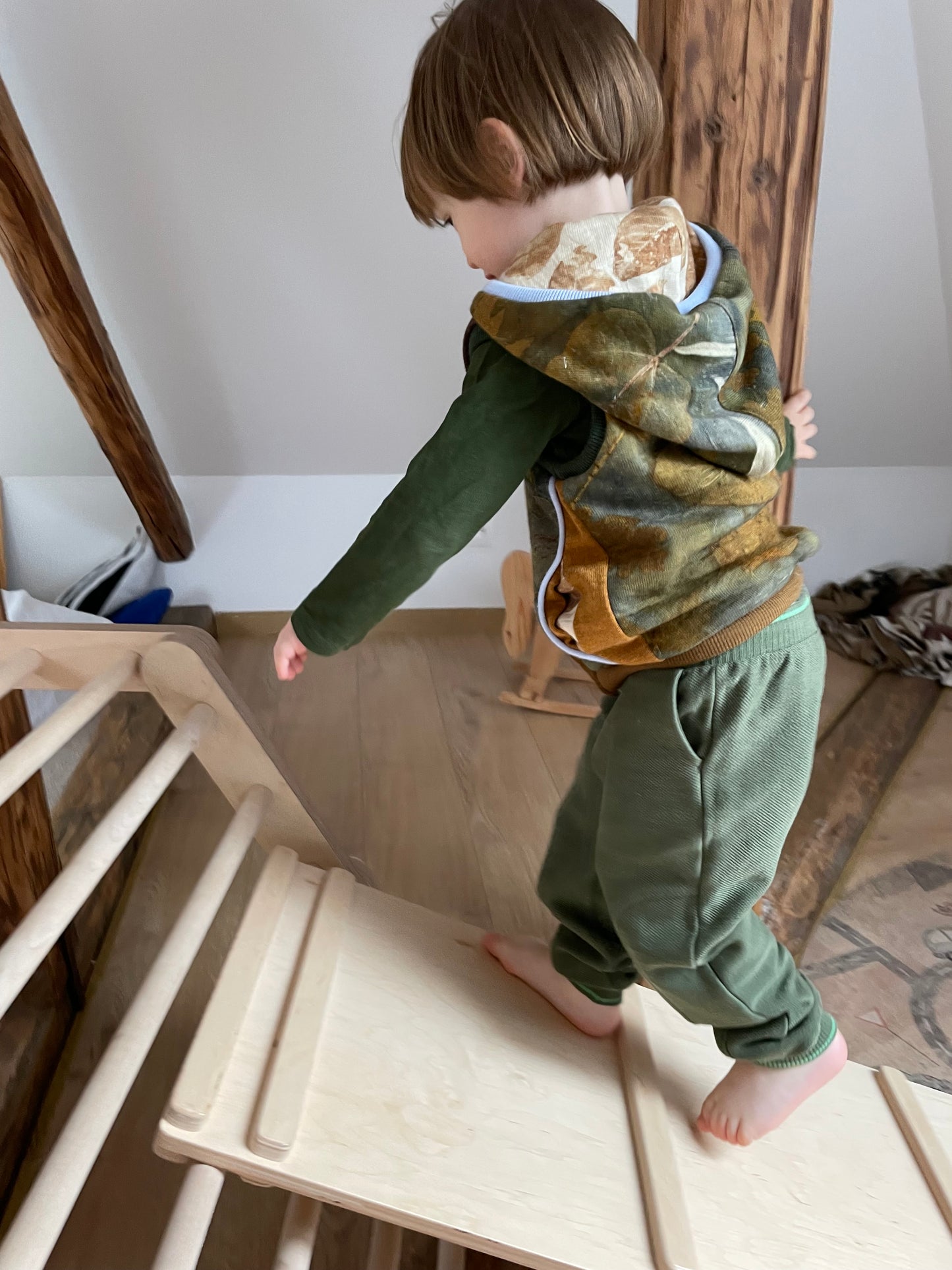 KIDS' UPCYCLED NATURE VEST, 86