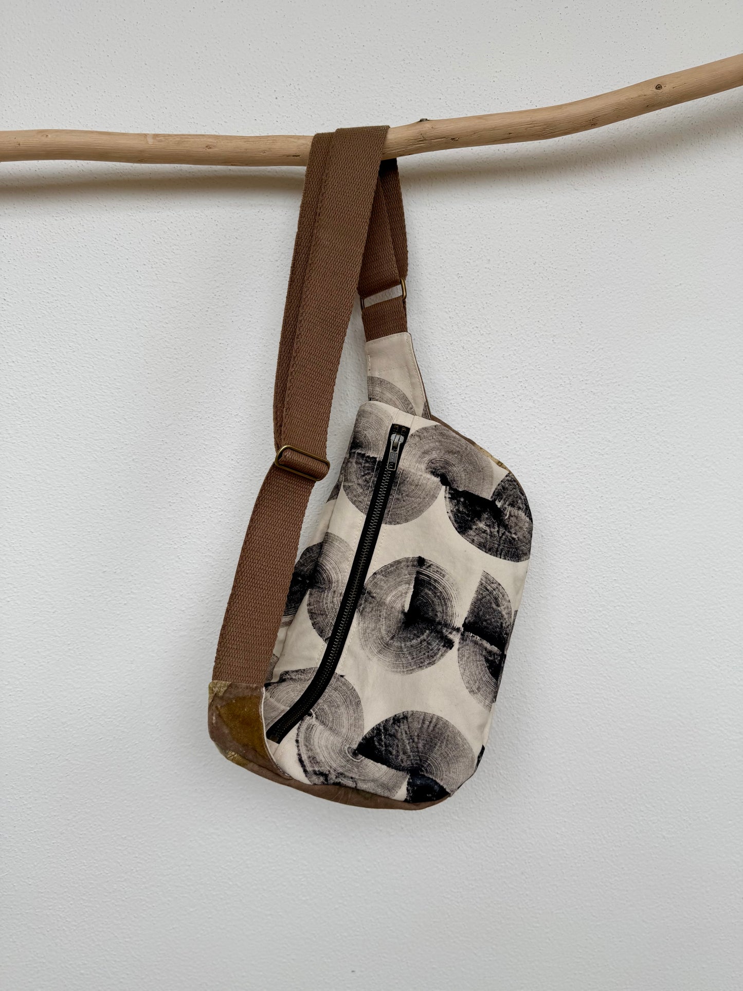 CROSSBODY_BAG III
