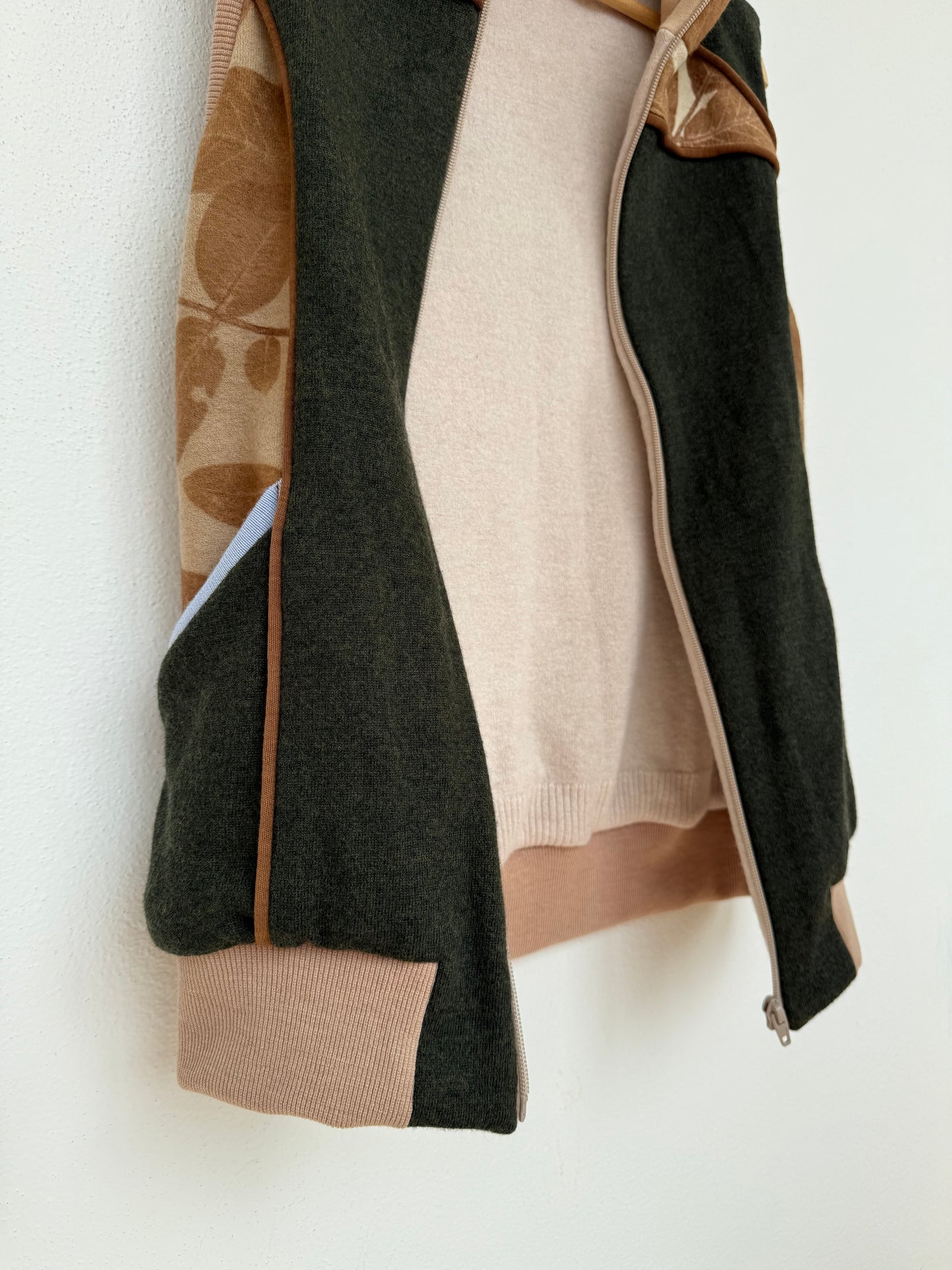 WOMEN'S NATURE VEST, 36